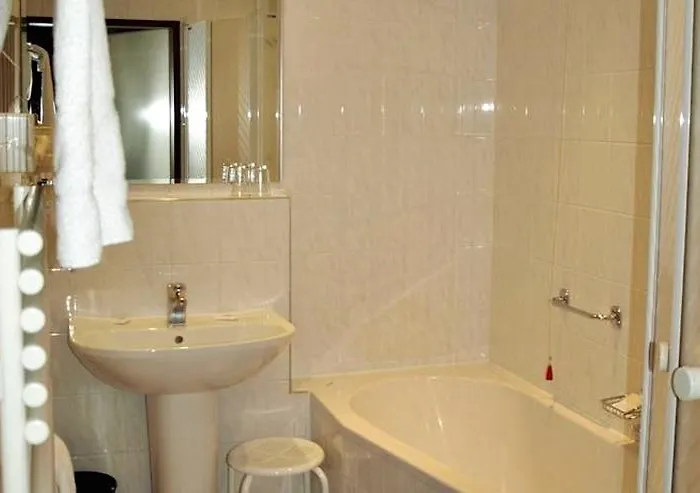 Admiral Hotel 3*