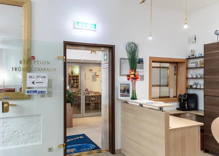 Admiral Hotel 3*